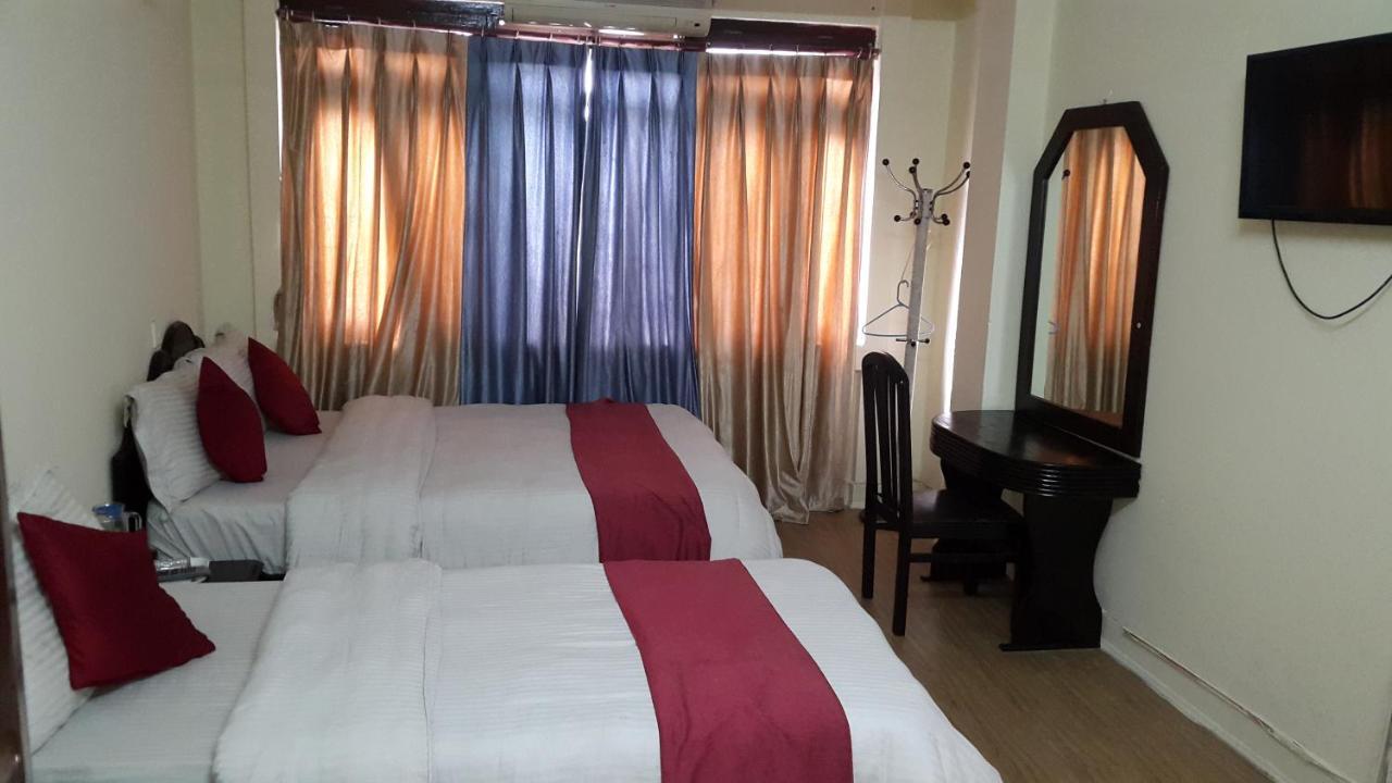 Hotel Everest Mount Holiday カトマンズ エクステリア 写真
