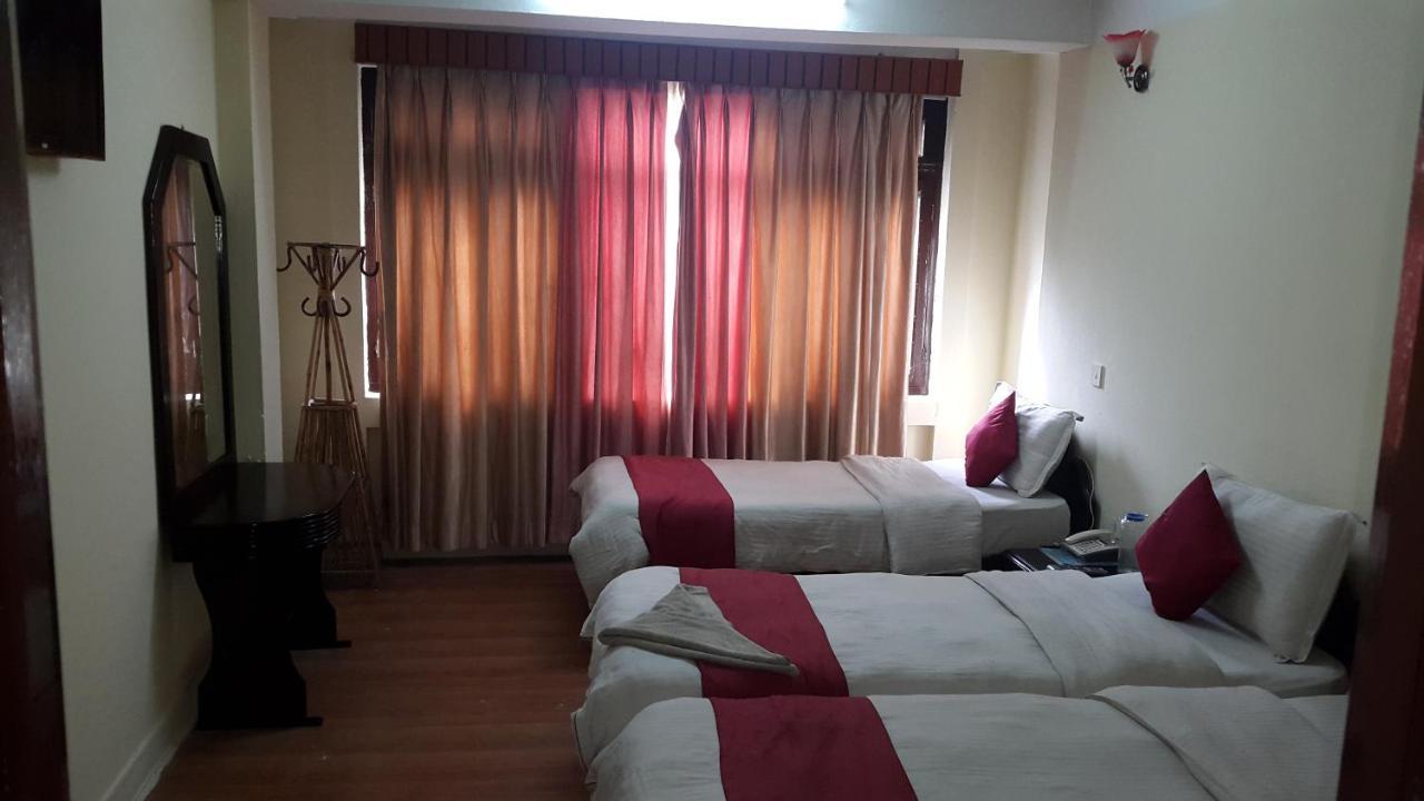 Hotel Everest Mount Holiday カトマンズ エクステリア 写真