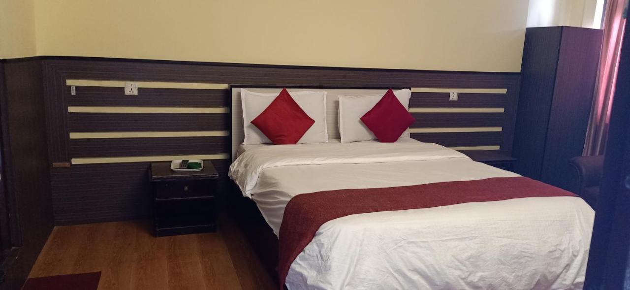 Hotel Everest Mount Holiday カトマンズ エクステリア 写真