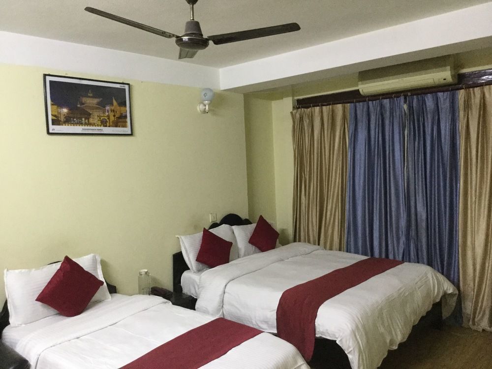 Hotel Everest Mount Holiday カトマンズ エクステリア 写真