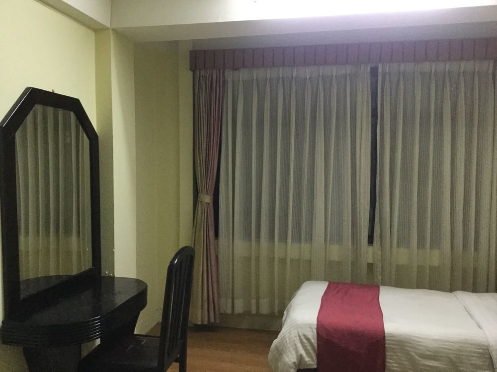 Hotel Everest Mount Holiday カトマンズ エクステリア 写真