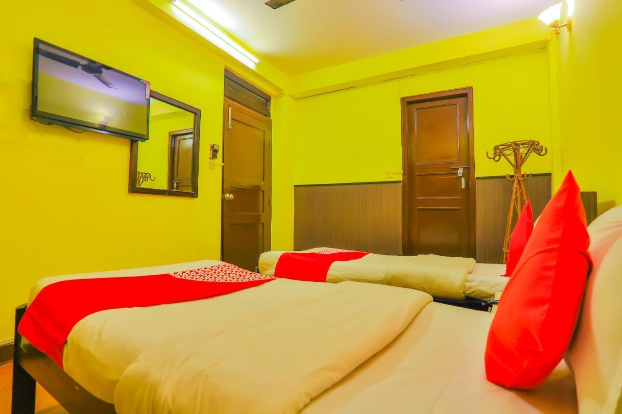 Hotel Everest Mount Holiday カトマンズ エクステリア 写真