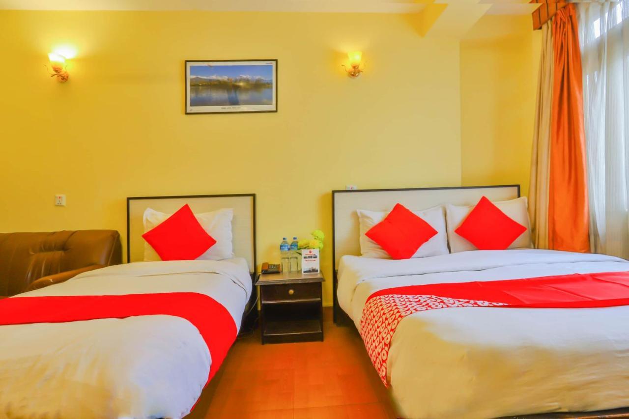 Hotel Everest Mount Holiday カトマンズ エクステリア 写真