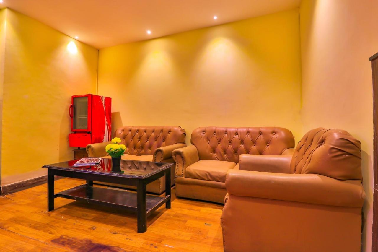 Hotel Everest Mount Holiday カトマンズ エクステリア 写真