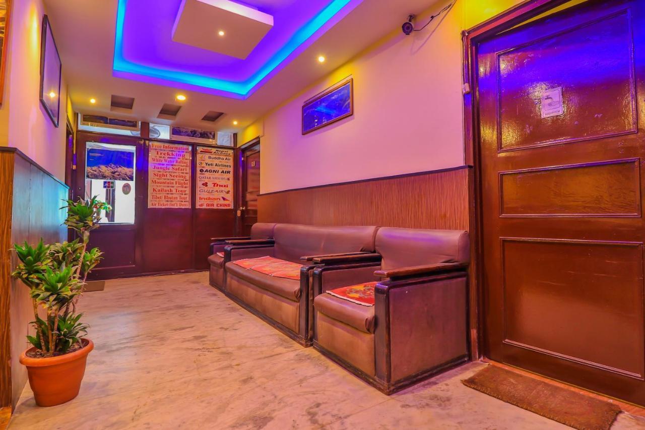 Hotel Everest Mount Holiday カトマンズ エクステリア 写真