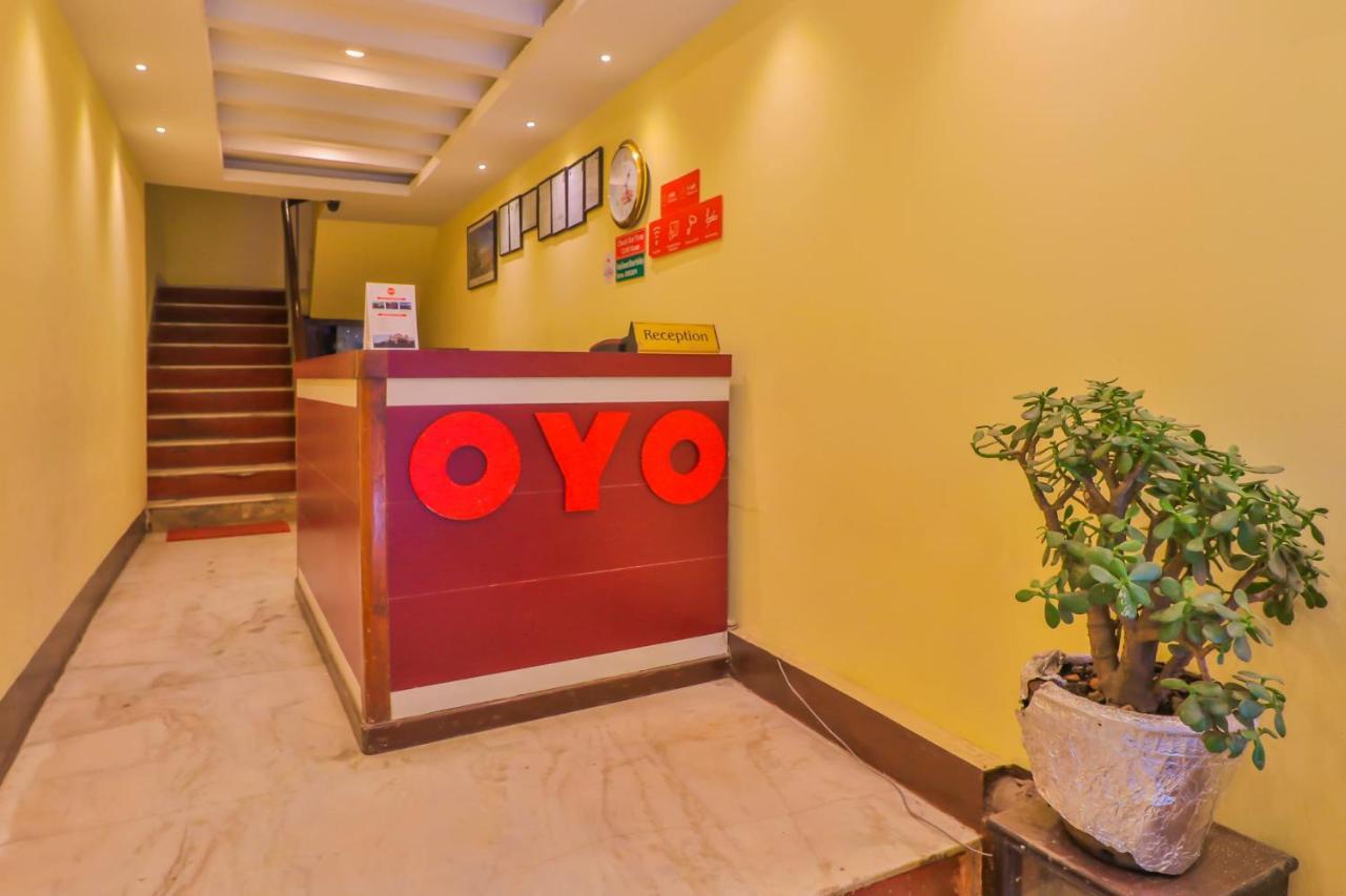 Hotel Everest Mount Holiday カトマンズ エクステリア 写真